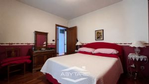 Villetta a schiera indipendente tre lati