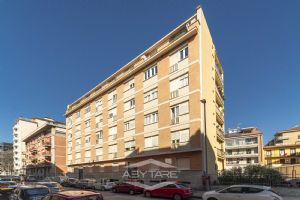 TRILOCALE IN CONTESTO SIGNORILE