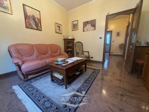 TRILOCALE IN CONTESTO SIGNORILE