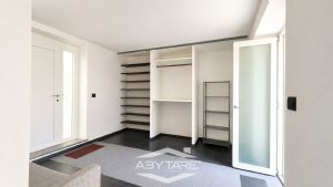 Casa semindipendente con cortile privato, box auto e  magazzino