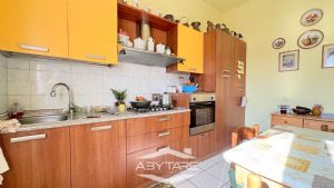 Appartamento piano rialzato in bifamiliare a Carignano