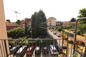 BEINASCO IN VENDITA TRILOCALE COMPLETAMENTE RITRUTTURATO IN CL A3