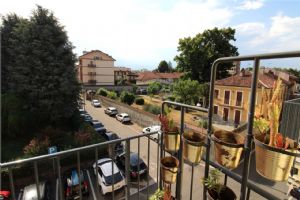 BEINASCO IN VENDITA TRILOCALE COMPLETAMENTE RITRUTTURATO IN CL A3