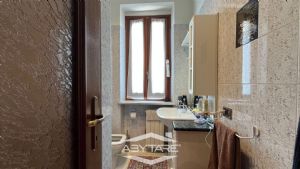 Casa indipendente su tre lati con giardino e autorimessa tripla