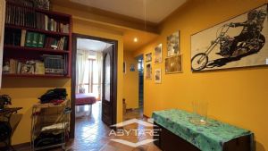 Casa indipendente su tre lati con giardino e autorimessa tripla