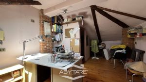 Casa indipendente su tre lati con giardino e autorimessa tripla