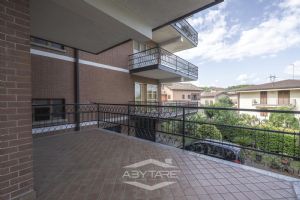 ampio alloggio con terrazzo - libero subito