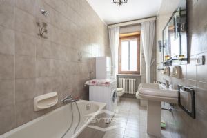 ampio alloggio con terrazzo - libero subito