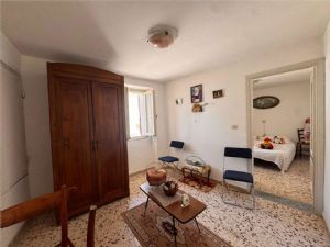 MOMBARUZZO CENTRO PAESE INTERNO AD UNA CORTE