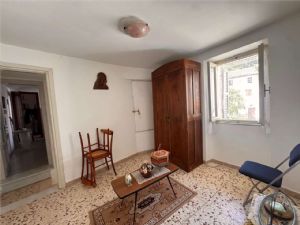 MOMBARUZZO CENTRO PAESE INTERNO AD UNA CORTE