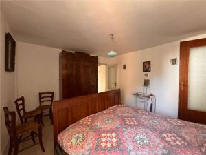MOMBARUZZO CENTRO PAESE INTERNO AD UNA CORTE