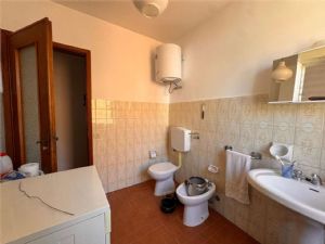 MOMBARUZZO CENTRO PAESE INTERNO AD UNA CORTE