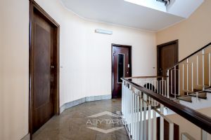MAI ABITATO - TRILOCALE CON CUCINA COMPLETA E BAGNO INCLUSI