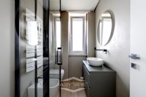 MAI ABITATO - TRILOCALE CON CUCINA COMPLETA E BAGNO INCLUSI