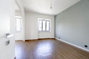 MAI ABITATO - TRILOCALE CON CUCINA COMPLETA E BAGNO INCLUSI