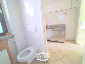 VIA BATTITORE - LOCALE COMMERCIALE DI 70 MQ

Benve...