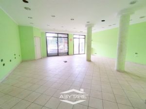 VIA BATTITORE - LOCALE COMMERCIALE DI 70 MQ

Benve...
