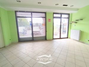 VIA BATTITORE - LOCALE COMMERCIALE DI 70 MQ

Benve...