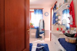 Villetta a schiera con box auto e taverna