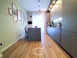 QUADRILOCALE CON BOX AUTO INCLUSO NEL PREZZO !