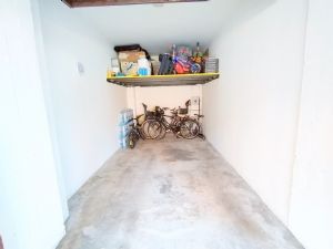 QUADRILOCALE CON BOX AUTO INCLUSO NEL PREZZO !