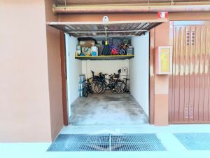 QUADRILOCALE CON BOX AUTO INCLUSO NEL PREZZO !