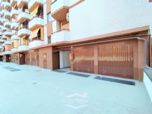 QUADRILOCALE CON BOX AUTO INCLUSO NEL PREZZO !