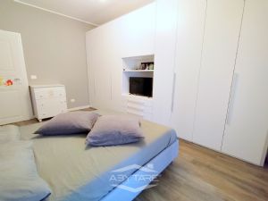 QUADRILOCALE CON BOX AUTO INCLUSO NEL PREZZO !