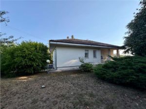 REVIGNANO – DUE CASE IN UNA, INDIPENDENZA E SPAZIO A POCHI MINUTI DA ASTI