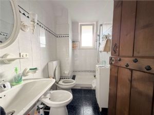 REVIGNANO – DUE CASE IN UNA, INDIPENDENZA E SPAZIO A POCHI MINUTI DA ASTI