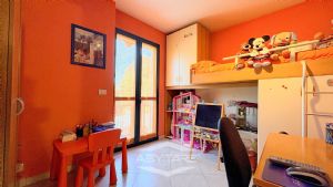 Villa indipendente su tre lati