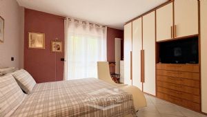 Villa indipendente su tre lati
