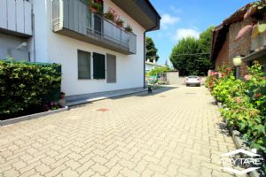 Villa indipendente su tre lati