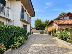 Villa indipendente su tre lati