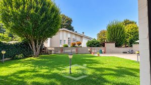 Villa indipendente su tre lati