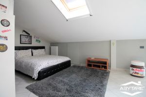 Villa indipendente su tre lati