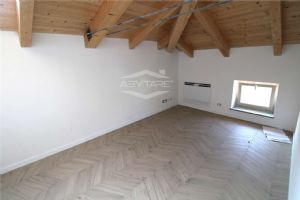 VILLAFRANCA PIEMONTE QUADRILOCALE MANSARDATO COMPLETAMENTE RISTRUTTURATO CL A4