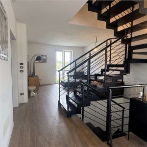 ASTI PALUCCO PORZIONE DI VILLA BIFAMILIARE CON PISCINA