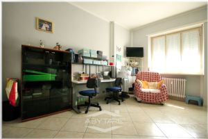 3 locali ristrutturato via Juvarra Nichelino