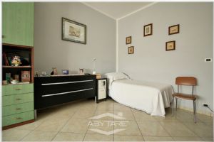 3 locali ristrutturato via Juvarra Nichelino