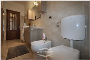 3 locali ristrutturato via Juvarra Nichelino