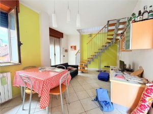 Bilocale di Charme su 2 livelli ben arredato