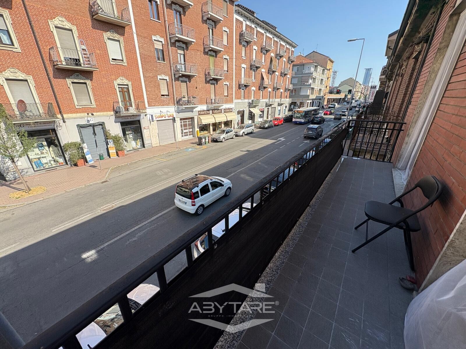 TRILOCALE COMPLETAMENTE RISTRUTTURATO IN PICCOLA PALAZZINA