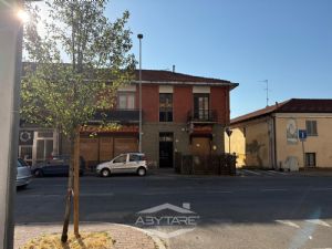 TRILOCALE COMPLETAMENTE RISTRUTTURATO IN PICCOLA PALAZZINA