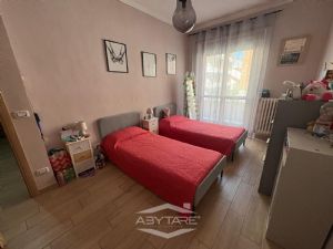 TRILOCALE COMPLETAMENTE RISTRUTTURATO IN PICCOLA PALAZZINA