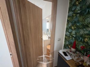 TRILOCALE COMPLETAMENTE RISTRUTTURATO IN PICCOLA PALAZZINA