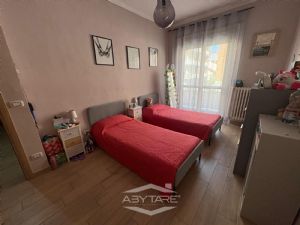 TRILOCALE COMPLETAMENTE RISTRUTTURATO IN PICCOLA PALAZZINA