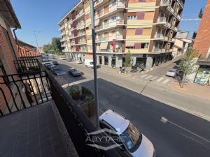 TRILOCALE COMPLETAMENTE RISTRUTTURATO IN PICCOLA PALAZZINA