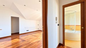La tua casa Abytare..
Alcune immagini di questo an...