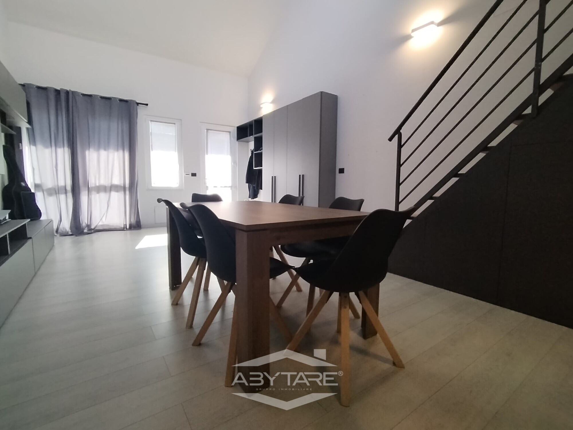 LOFT CON POSTO AUTO